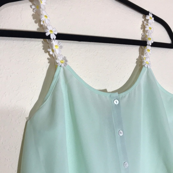 Papaya cropped high low top daisy straps. - Picture 3 of 6